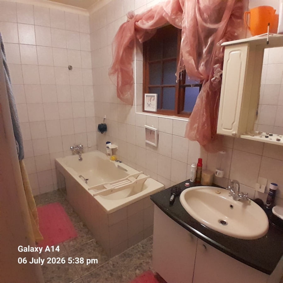 3 Bedroom Property for Sale in Safari Gardens North West